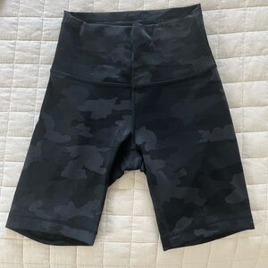 NWOT Lululemon Wunder Train High Rise Short 8”